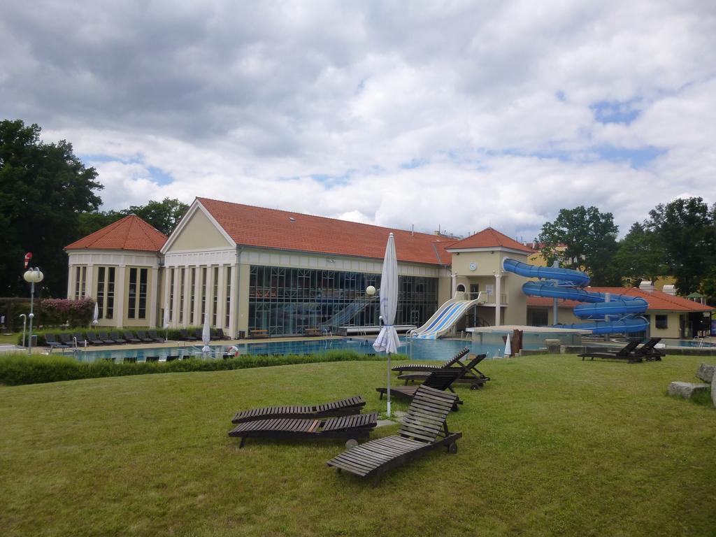 Hotel Zatisi Frantiskovy Lazne Bagian luar foto